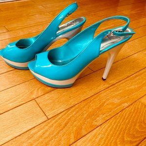 Vintage platform peep-toe heels - size 9